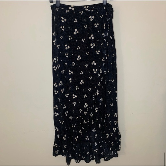 American Eagle Medium Black Polka Dot Daisy Print High Low Wrap Skirt Ruffle Hem - Picture 7 of 9